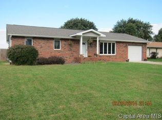 62 Michele Dr, Pawnee, IL 62558