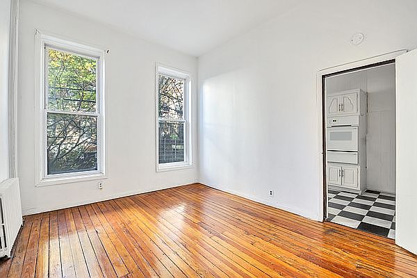 1st image of 547 10th St #1