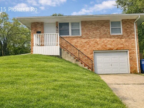 915 Pioneer Rd, Des Moines, IA 50315