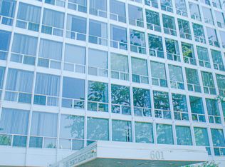 601 E 32nd St APT 905, Chicago, IL 60616