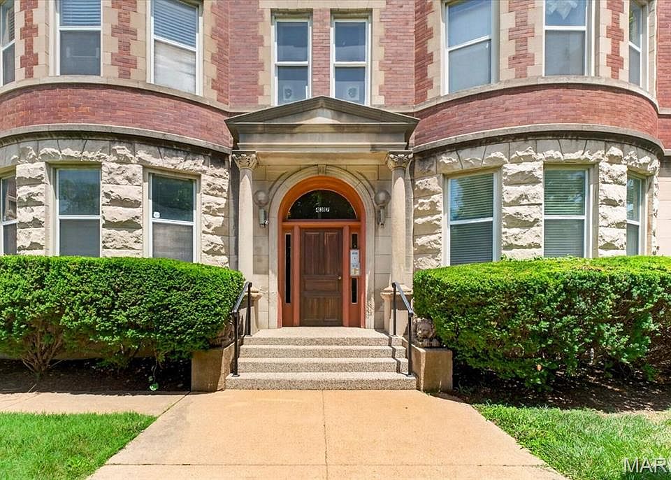 1st image of 4317 Lindell Blvd APT D