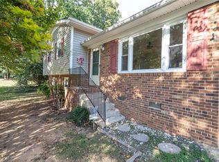 813 Robinhood Rd, Reidsville, NC 27320