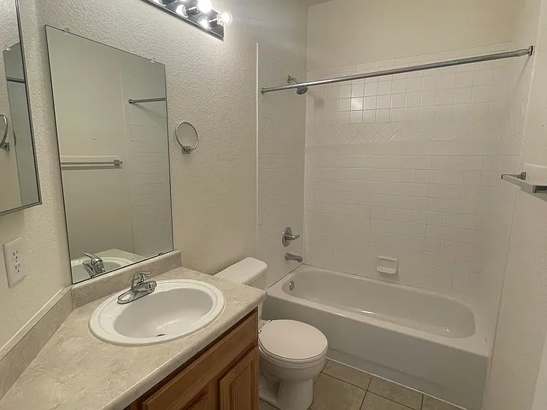 2845 Willow Tree Ln — Photo 18