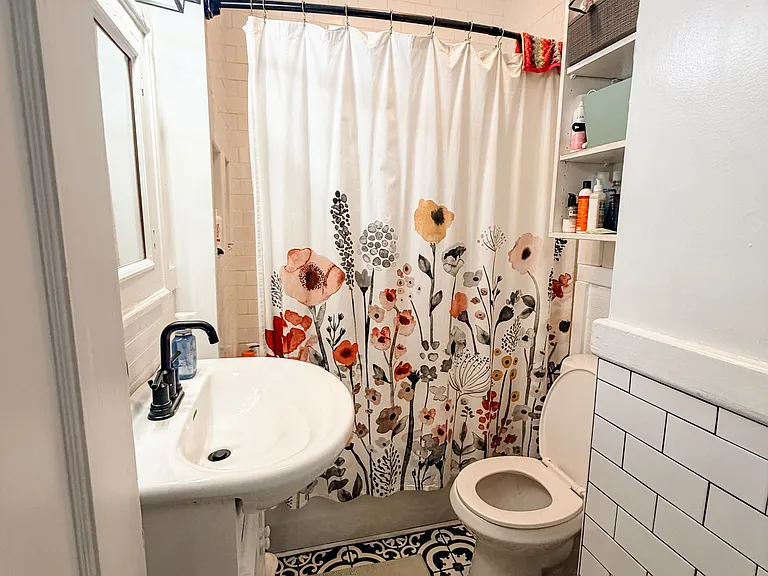 1003 Lexington Ave — Photo 11