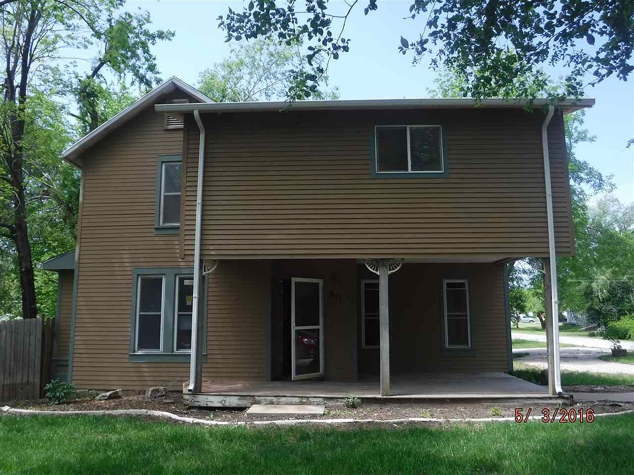 611 N Vine St, Peabody, KS 66866 Zillow