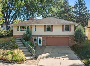 38 Morningside Dr, Saint Paul, MN 55119