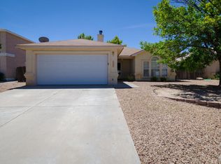 6104 Summer Ray Rd NW, Albuquerque, NM 87120