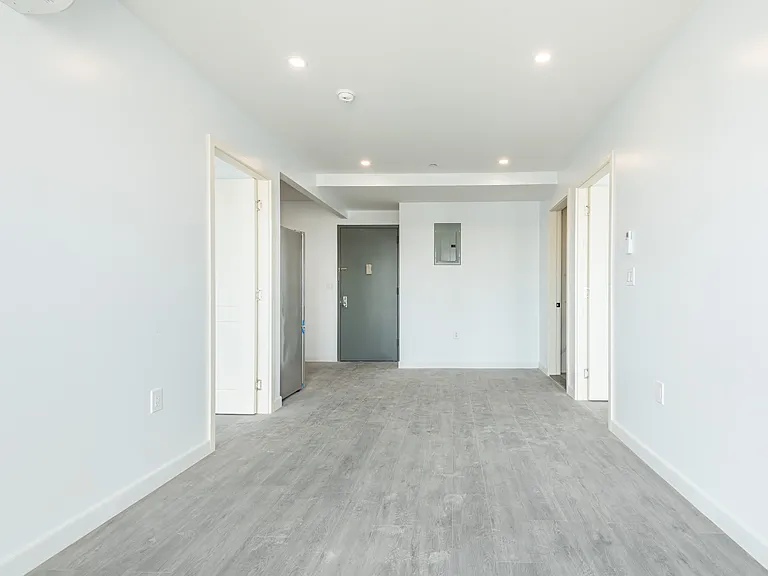 30-43 31st St #6C — Photo 1