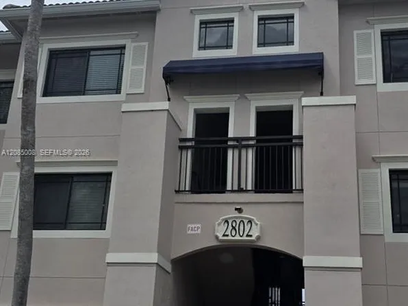 2802 Sarento Dr #301, Palm Beach Gardens, FL 33410