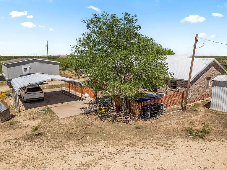 300 Reed Rd — Photo 4