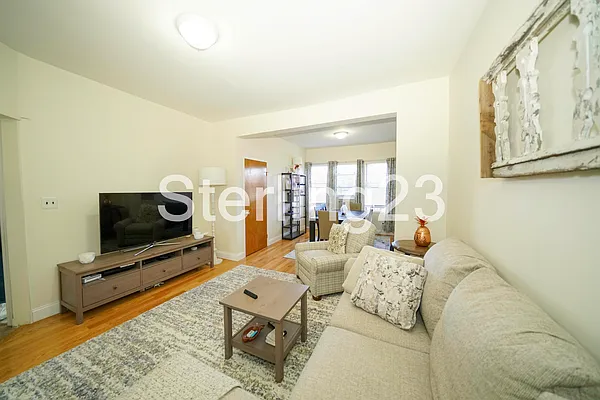 Rented by Sterling Realty Solution Inc | media 9