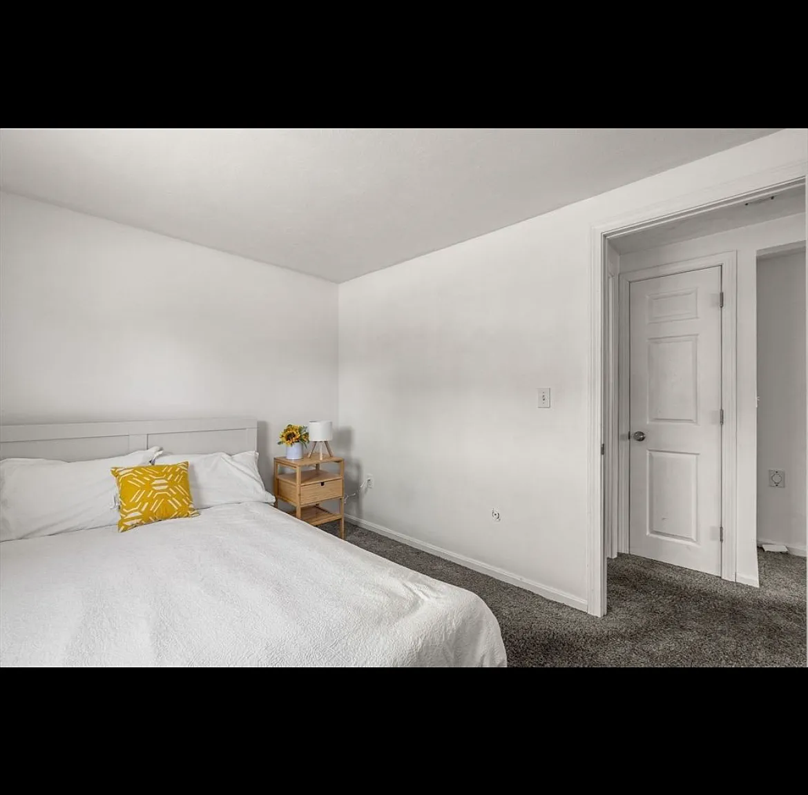 2 bed, 600 sqft, $2,000 — Photo 2