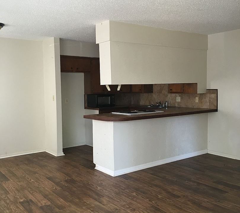 1st image of 610 N Redbud St APT 18