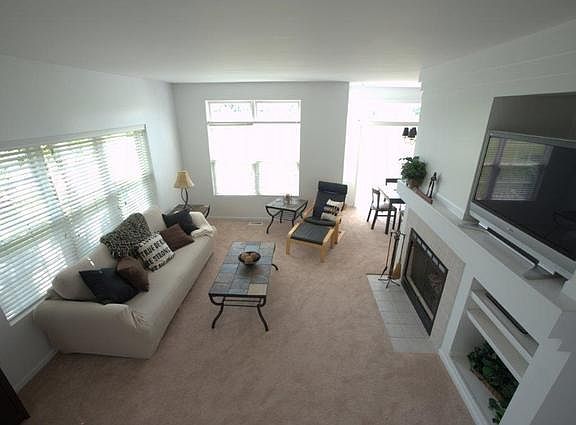 3rd image of 550 Pinebrook Dr