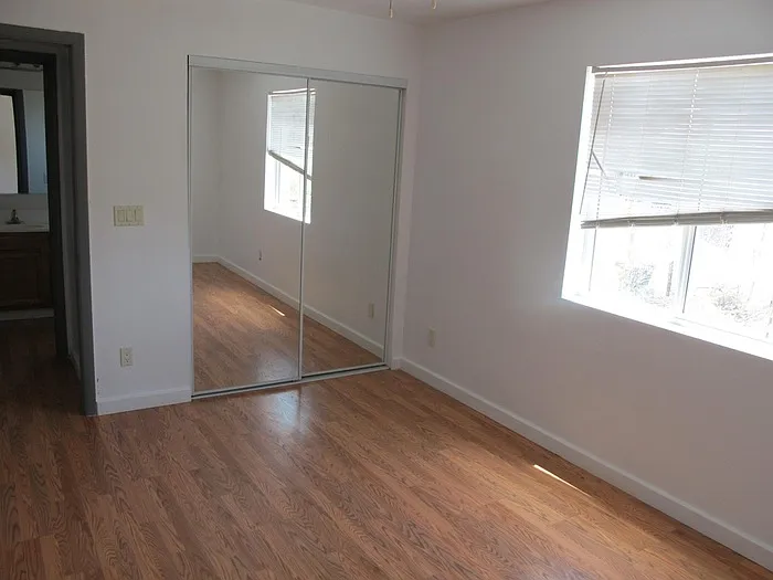 1122 E Water St — Photo 11