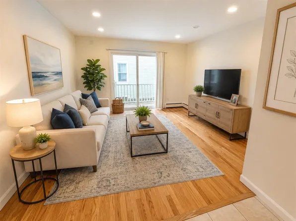 126 Clifton St APT 2, Cambridge, MA 02140