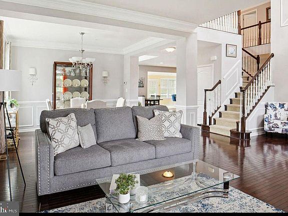 3rd image of 11105 Rodeo Ct