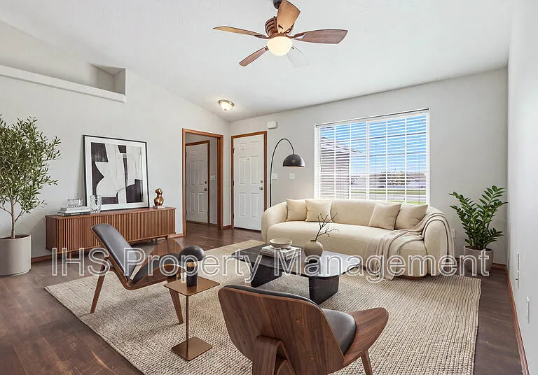 5520 Leon Ct — Photo 2
