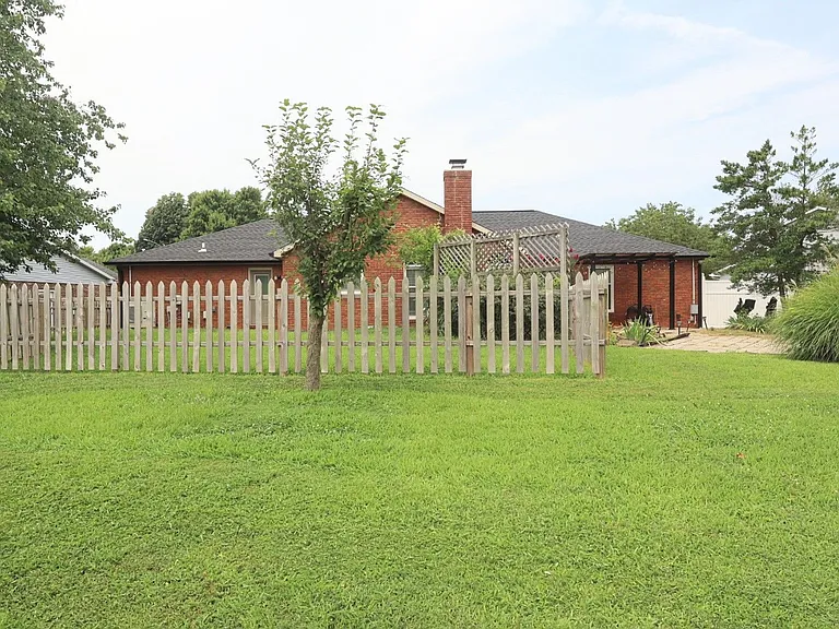 8231 Lake Terrace Dr — Photo 31