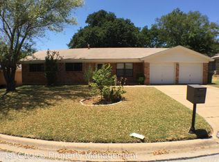 917 McCurry Ave, Bedford, TX 76022
