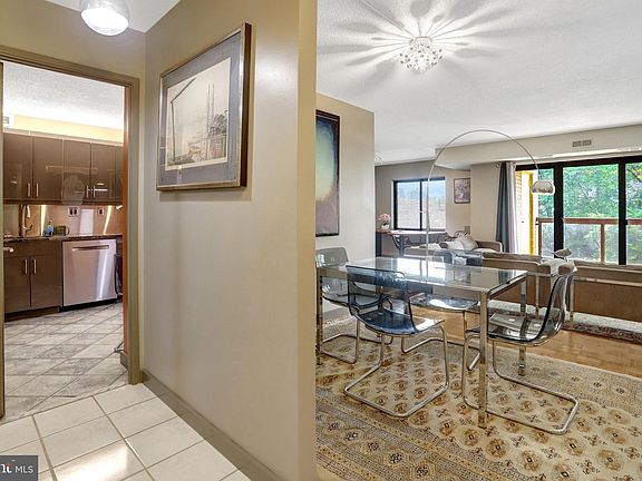 5th image of 309 Yoakum Pkwy APT 616