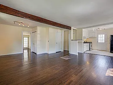2 bed, 1087 sqft, $2,400 — Photo 3