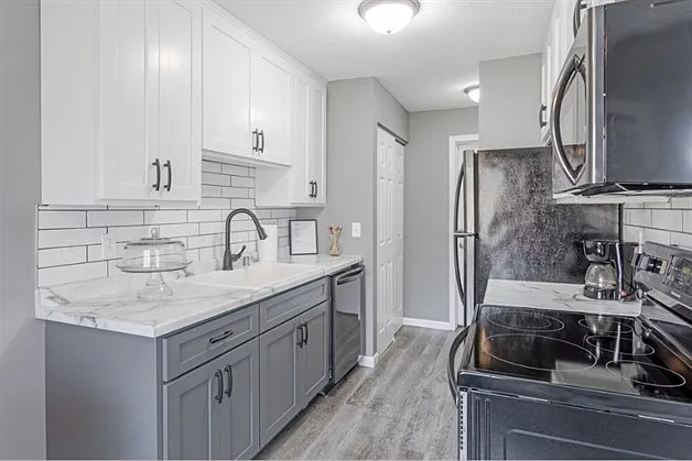 Pike Lake Apartments — Photo 11