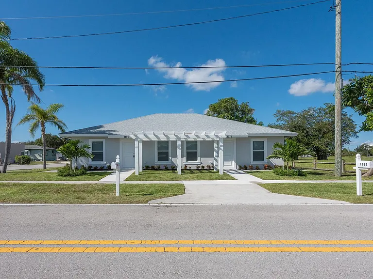 1119 Osceola Dr — Photo 4