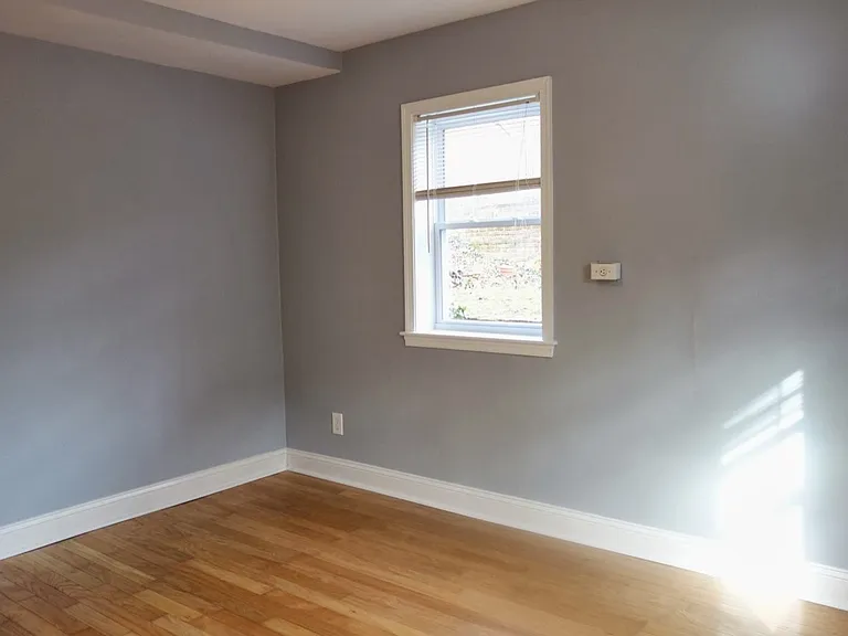 8105 Greenwood Ave — Photo 40