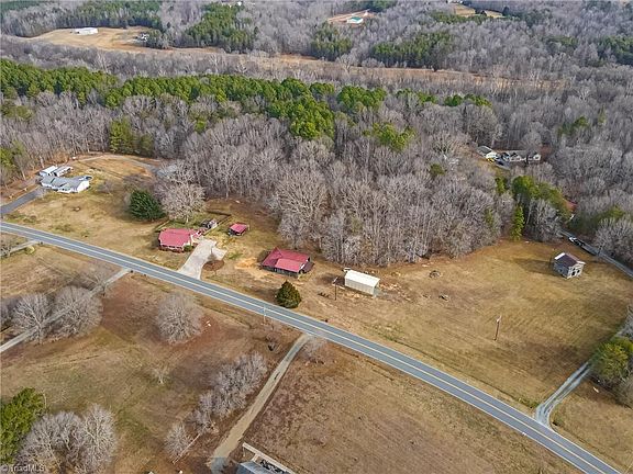 5th image of 1182 Rosebud Rd