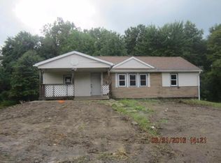 19750 Savage Rd, Belleville, MI 48111