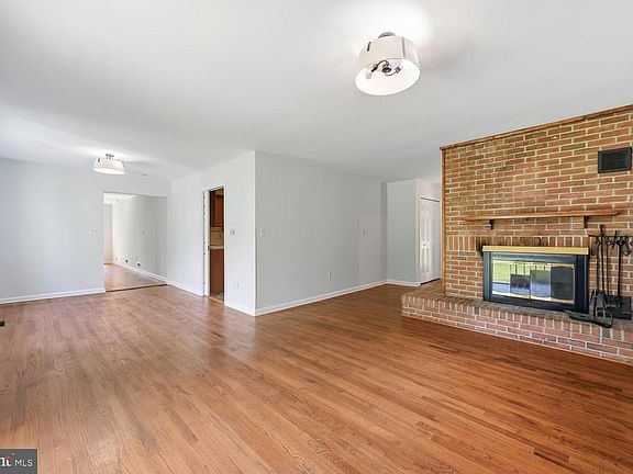 4th image of 9251 Mallard Point Ct