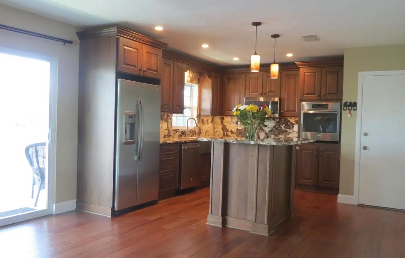 2 bed, 1100 sqft, $2,700 — Photo 4