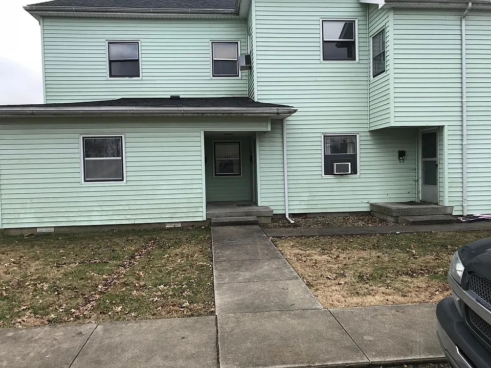 904 W Brook St #2