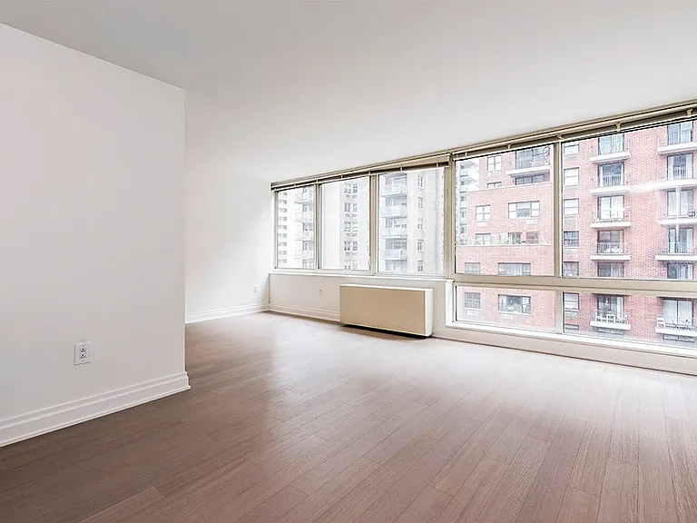 240 E 86th St #8J — Photo 3