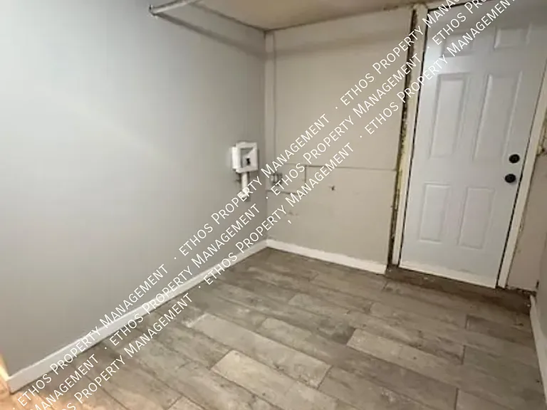 1461 E Cairo St — Photo 5