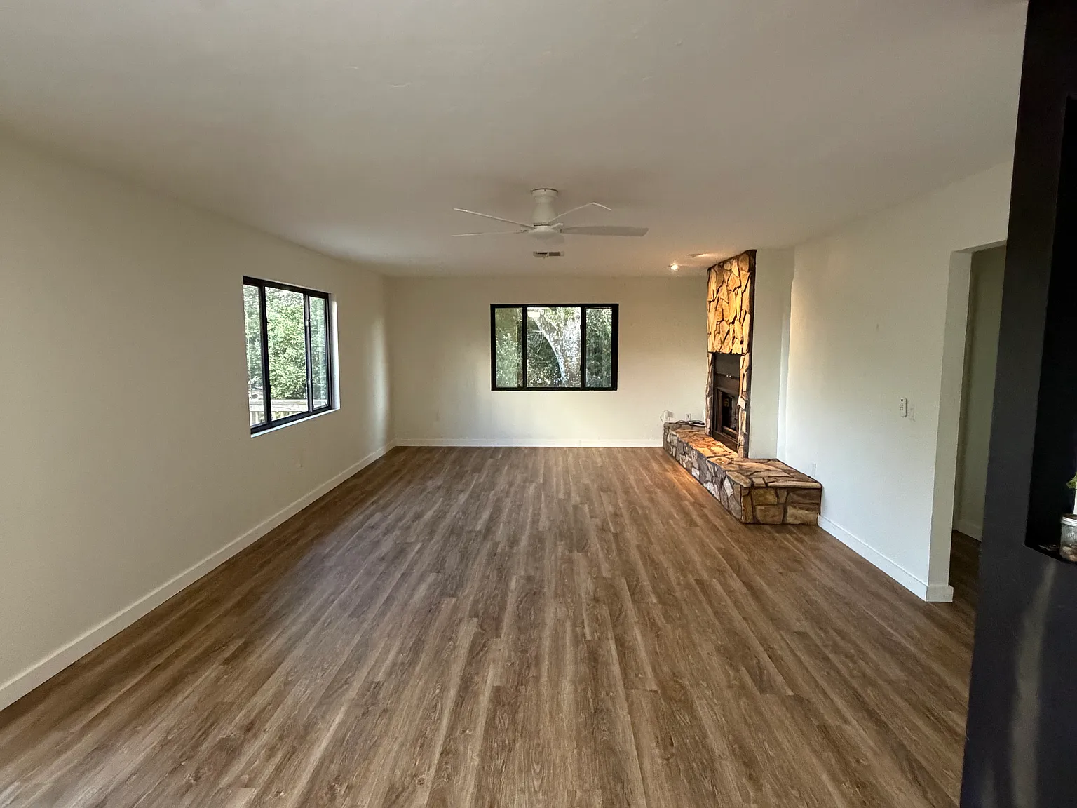 2 bed, 1120 sqft, $1,900 — Photo 4
