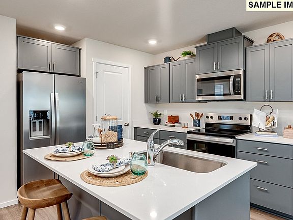 5th image of 1109 SE 194th Pl