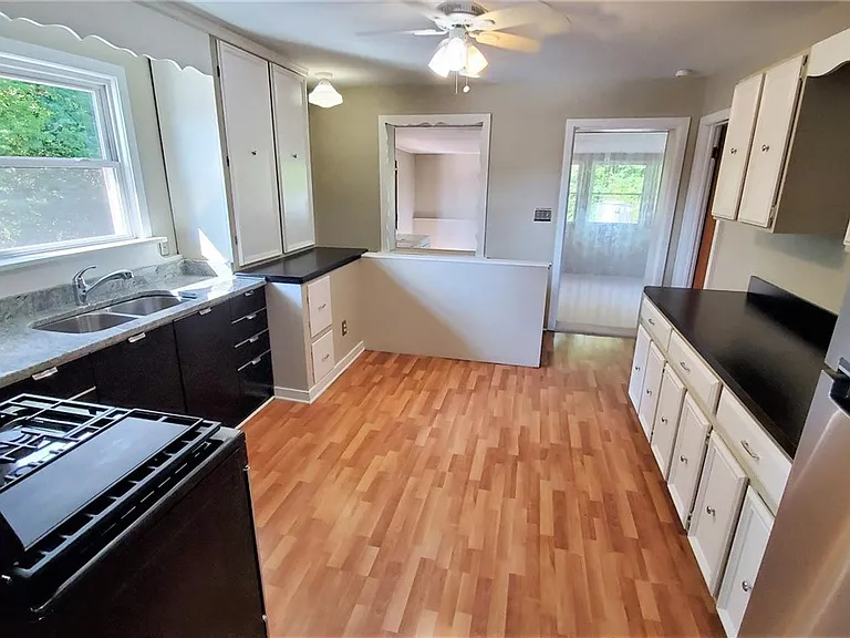 1313 W Main St — Photo 4