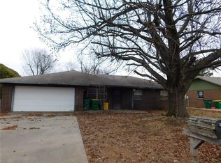 1305 Letha Dr, Springdale, AR 72762