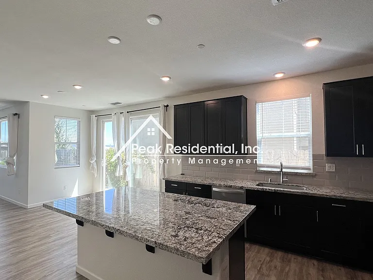 3236 Sunny Gate Ln — Photo 13