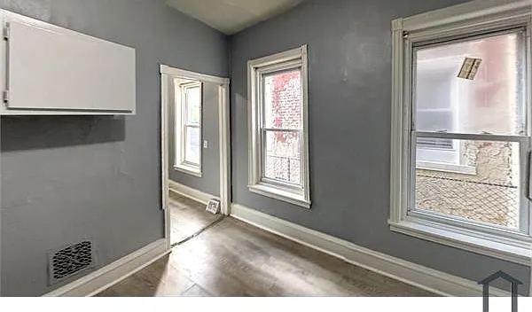 3 bed, $1,295 — Photo 2