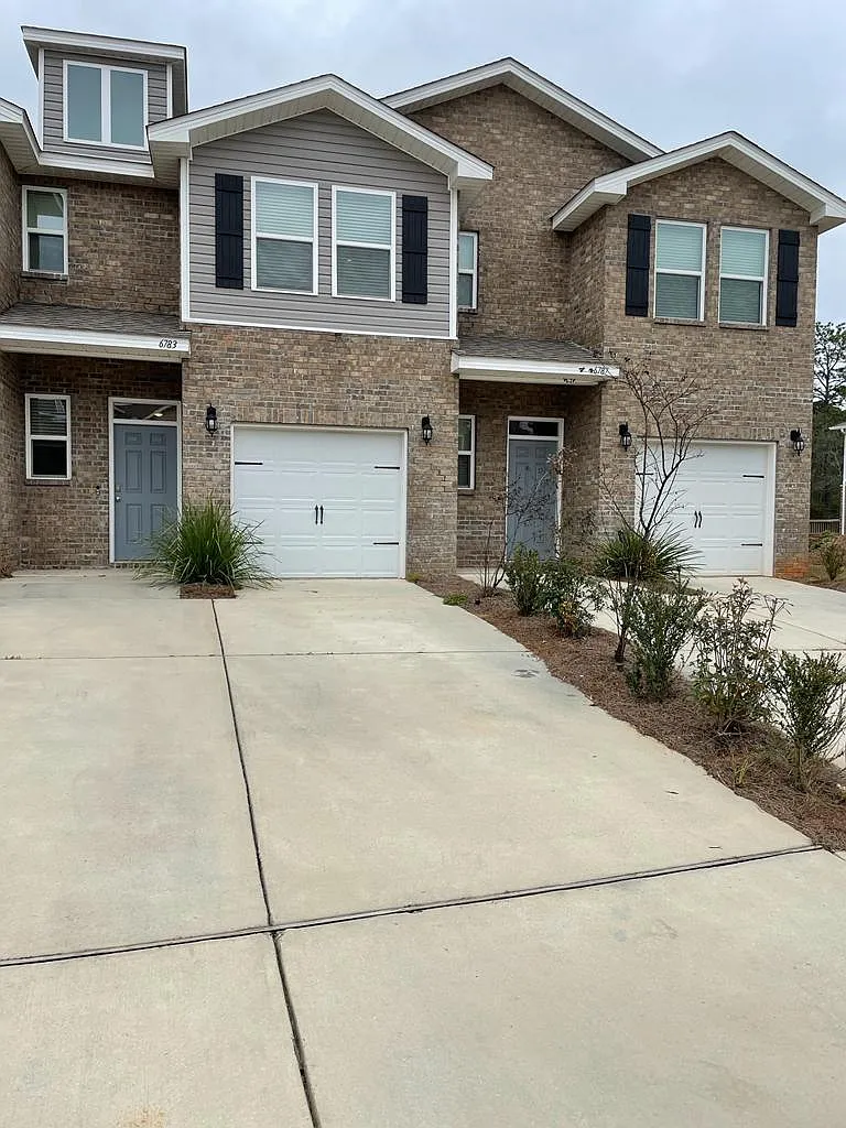 3 bed, 2.5 bath, 1551 sqft, $1,790 — Photo 1