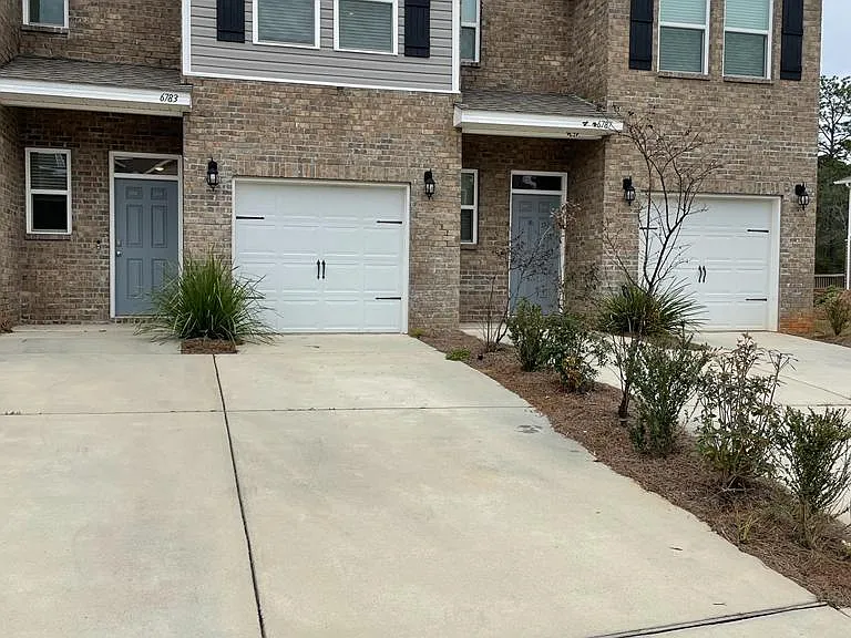 6783 Spaniel Dr — Photo 1