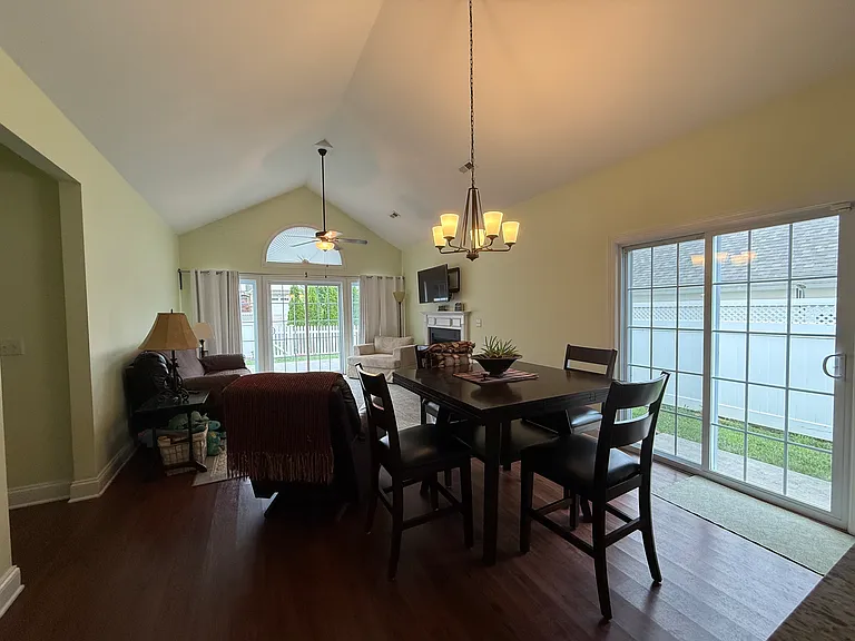 140 Aynsley Ln — Photo 31