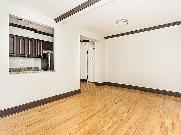 3rd image of 121 Seaman Ave APT 2C