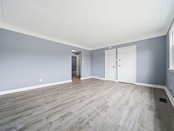 3rd image of 293 Highland Rd E #B