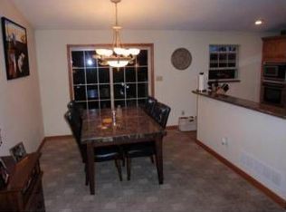 2884 Willowick Ct, Bridgeville, PA 15017