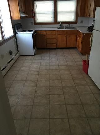 1st image of 646 W Hollis St