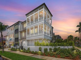 1025 5th St, Coronado, CA 92118